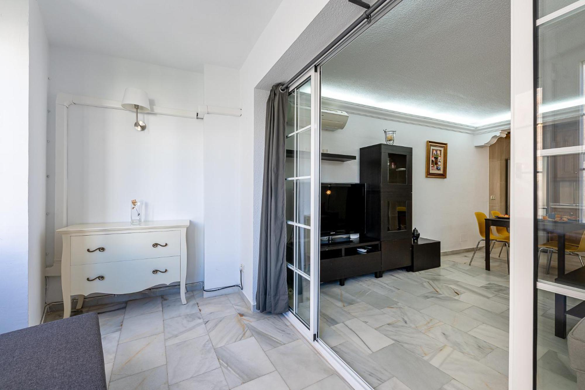797 Holiday Rentals - Piso Para 3 En La Carihuela Con Piscina Torremolinos Luaran gambar
